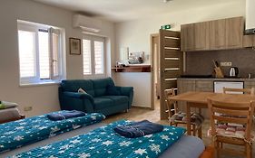 Apartmany S Klimatizaci - Penzion U Kudlacku Pouzdrany